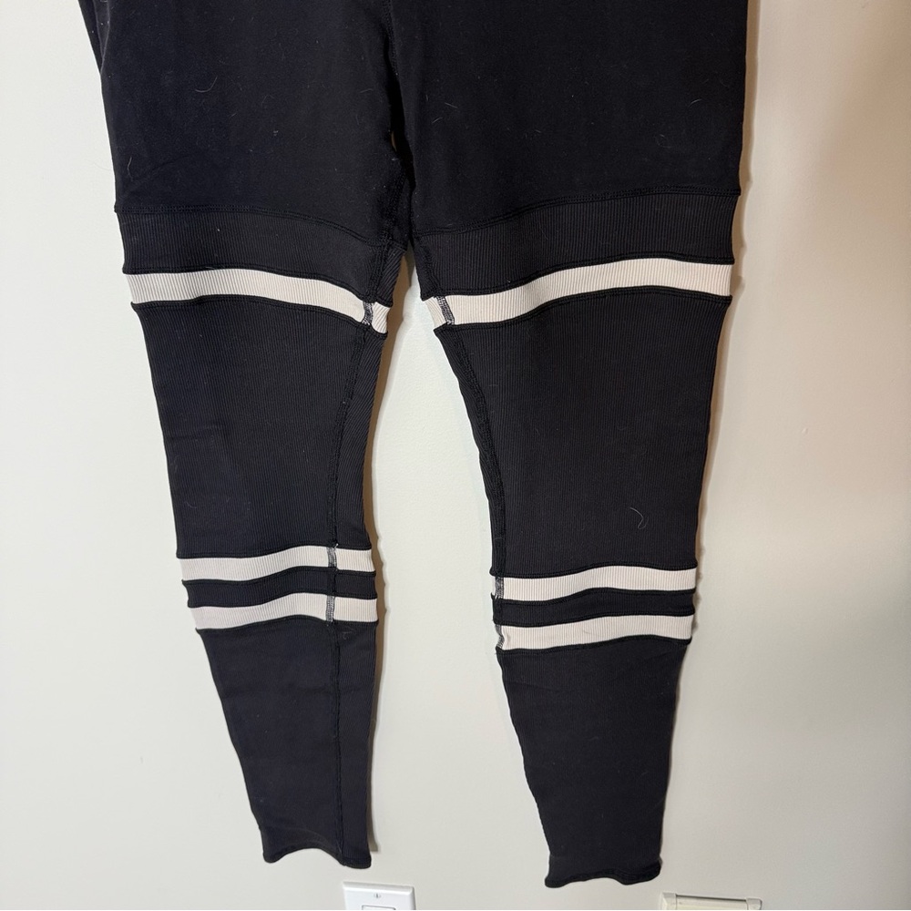 ALO YOGA High Waisted Legit Leggings Black Bone Stripe Ribbed Kylie Jenner Large - Picture 7 of 12